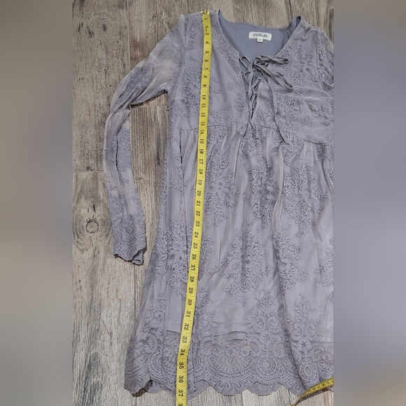#995 Listicle taupe lace sheer sleeve dress with lace- up front sz L - Picture 9 of 9